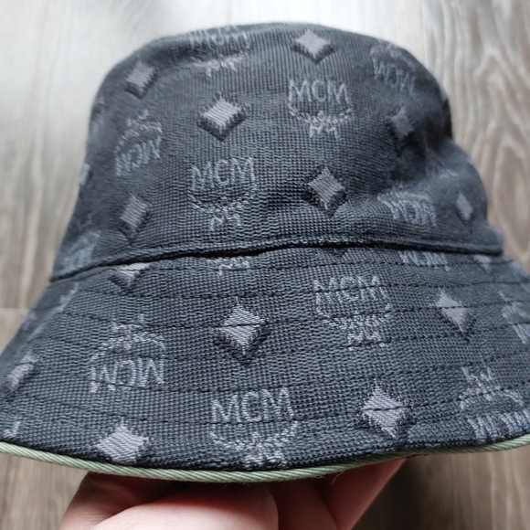 MCM visestos bucket hat Grey outside with green piping + inner lining. - Picture 9 of 16